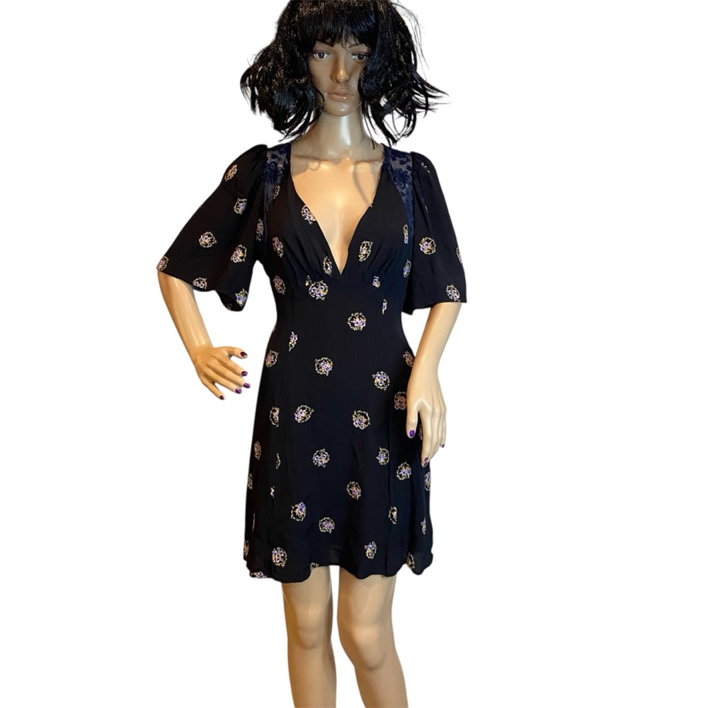 Free People Mockingbird Embroidered Mesh Inset Mini Dress Floral Black Sz 0 EUC